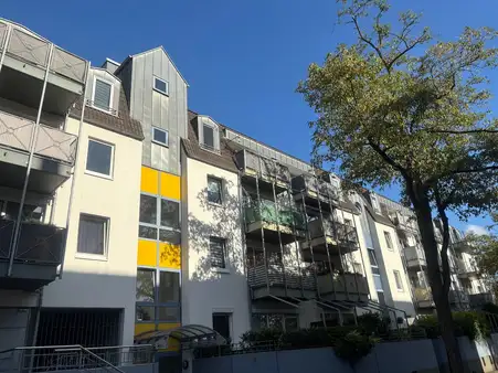 2-Zimmer-Wohnung mit Balkon und Tiefgaragenstellplatz