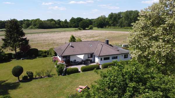 Gartenansicht - Bungalow in 47839 Krefeld mit 149m² kaufen