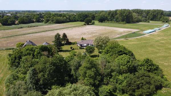 Luftbild - Bungalow in 47839 Krefeld mit 149m² kaufen