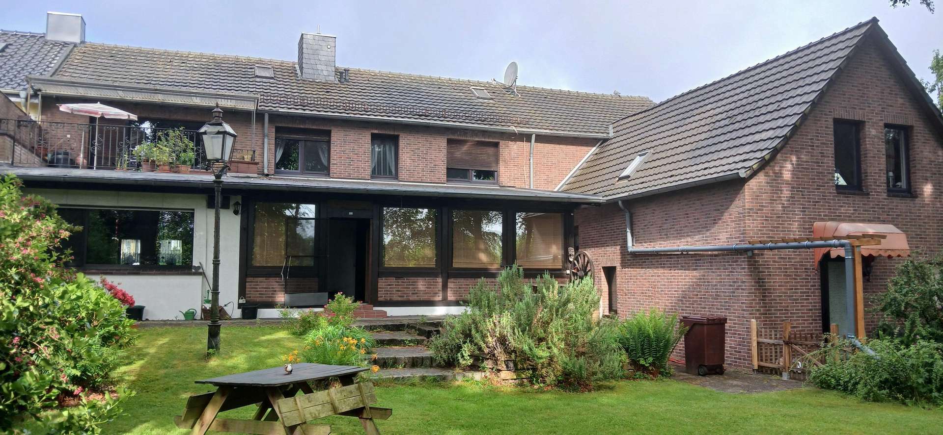 Außenansicht Außenansicht - Mehrfamilienhaus in 47804 Krefeld mit 380m² kaufen