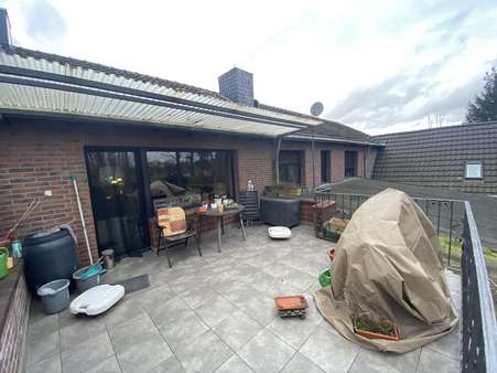 Balkon Wohnung 1. Etage - Mehrfamilienhaus in 47804 Krefeld mit 380m² kaufen