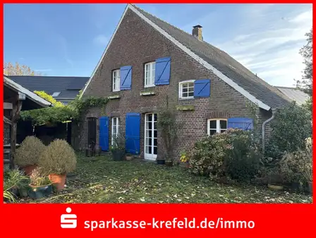 Bauernhaus mit Scheune aus dem 18. Jahrhundert