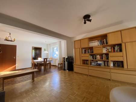 Wohnzimmer - Doppelhaushälfte in 47877 Willich mit 106m² kaufen