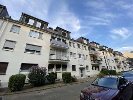 Frontansicht - Etagenwohnung in 47804 Krefeld mit 90m² kaufen