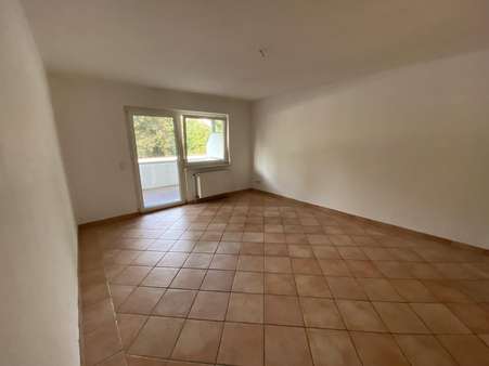 Wohnzimmer - Etagenwohnung in 47804 Krefeld mit 90m² kaufen