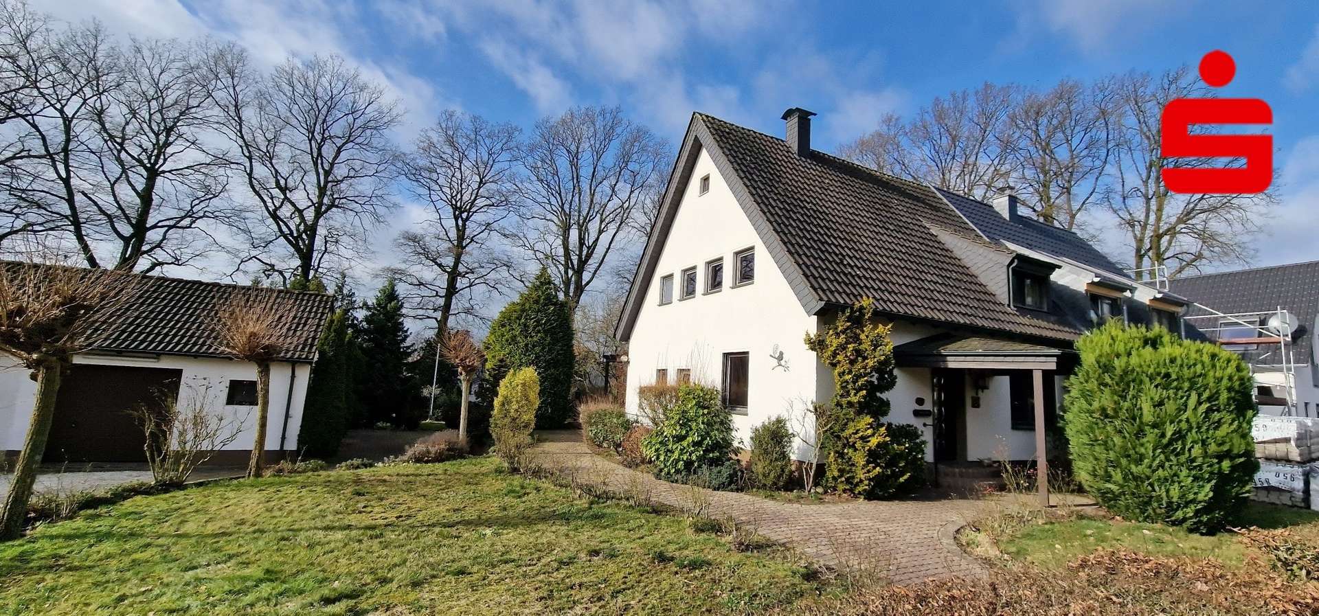 Gesamtansicht vorne - Doppelhaushälfte in 47551 Bedburg-Hau mit 113m² kaufen