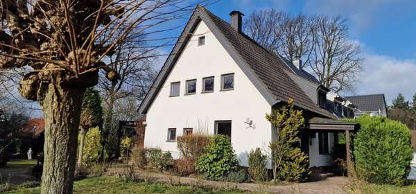 Seitenansicht - Doppelhaushälfte in 47551 Bedburg-Hau mit 113m² kaufen