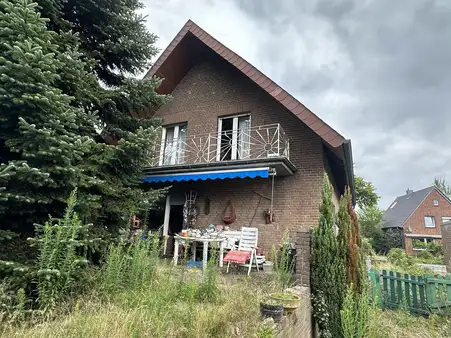 Freistehend mit großem Grundstück!
