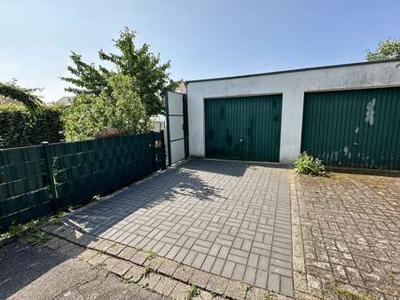 linke Garagenhälfte mit Stellplatz linke Garagenhälfte mit Stellplatz - Doppelhaushälfte in 47608 Geldern mit 130m² kaufen