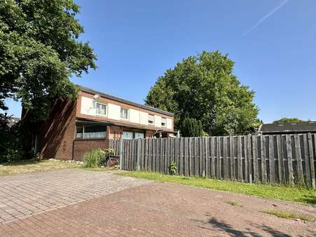 Seitenansicht Seitenansicht - Doppelhaushälfte in 47608 Geldern mit 130m² kaufen