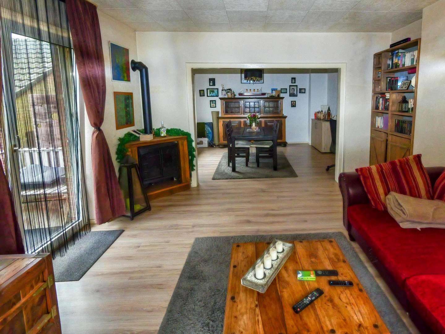 Wohnzimmer mit Balkon - Erdgeschosswohnung in 47533 Kleve mit 90m² kaufen