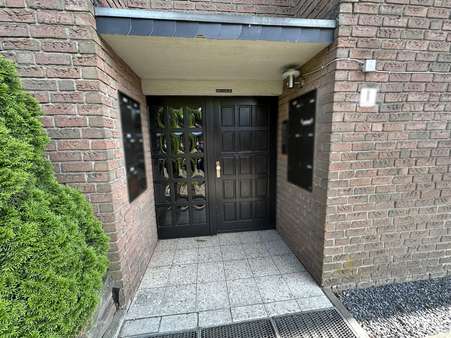 Hauseingang Hauseingang - Etagenwohnung in 47589 Uedem mit 53m² kaufen