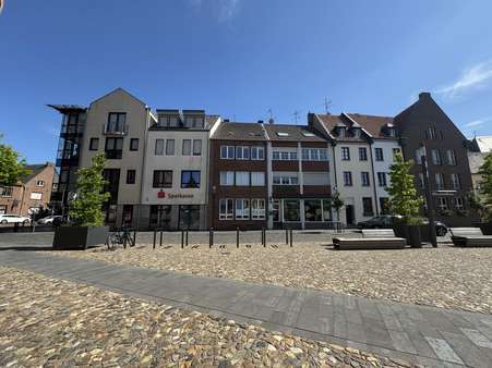 Hausansicht Hausansicht - Mehrfamilienhaus in 47546 Kalkar mit 180m² kaufen