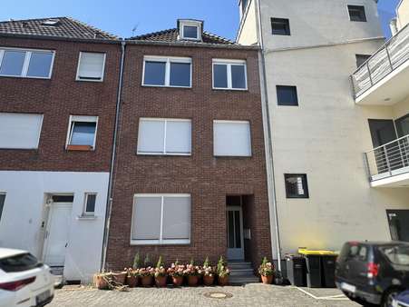Rückansicht Rückansicht - Mehrfamilienhaus in 47546 Kalkar mit 180m² kaufen