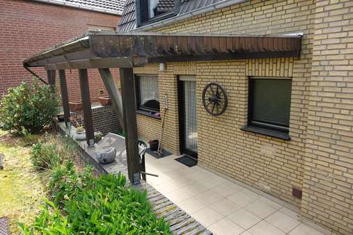 überdachte Terrasse - Einfamilienhaus in 47533 Kleve mit 180m² günstig kaufen