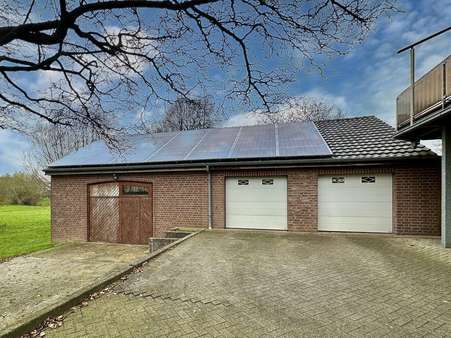Doppelgarage I Werkstatt I PV-Anlage Doppelgarage I Werkstatt I PV-Anlage - Einfamilienhaus in 47533 Kleve mit 158m² kaufen