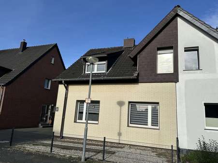 Frontansicht Frontansicht - Doppelhaushälfte in 47533 Kleve mit 123m² kaufen