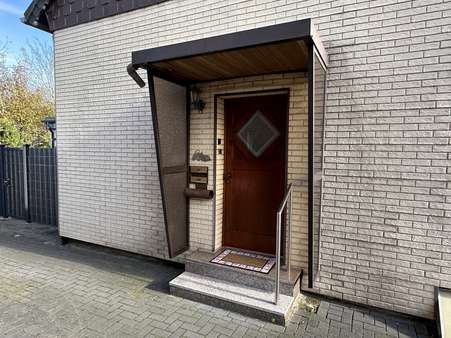 Hauseingang Hauseingang - Doppelhaushälfte in 47533 Kleve mit 123m² kaufen