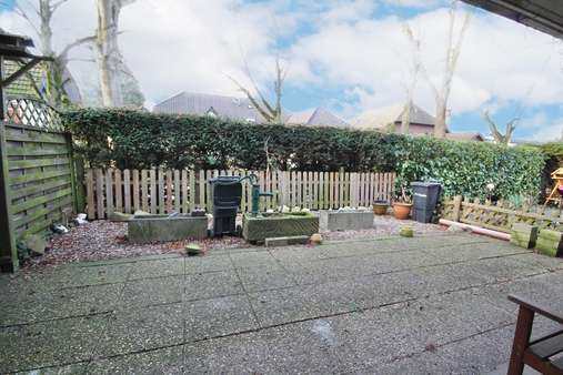 Garten / Terrasse - Reihenmittelhaus in 46446 Emmerich mit 111m² günstig kaufen