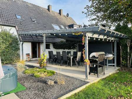 Überdachte Terrasse Überdachte Terrasse - Doppelhaushälfte in 47533 Kleve mit 120m² kaufen