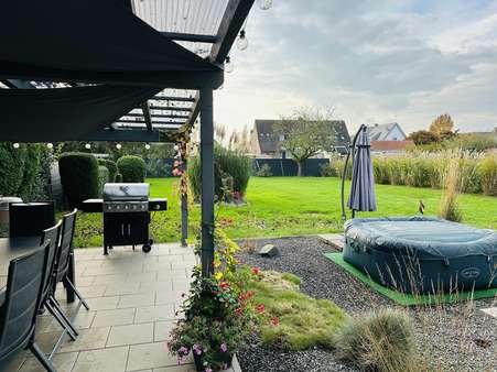 Blick in den Garten Blick in den Garten - Doppelhaushälfte in 47533 Kleve mit 120m² kaufen