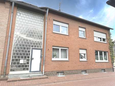 Vorderansicht Vorderansicht - Mehrfamilienhaus in 47589 Uedem mit 180m² kaufen
