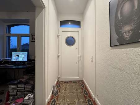 Hausflur mit originalen Zementfliesen - Einfamilienhaus in 47589 Uedem mit 150m² kaufen