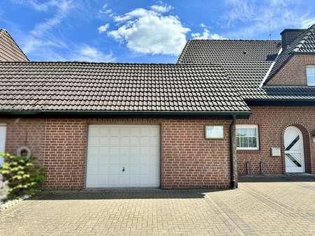 Garage - Doppelhaushälfte in 46459 Rees mit 109m² kaufen