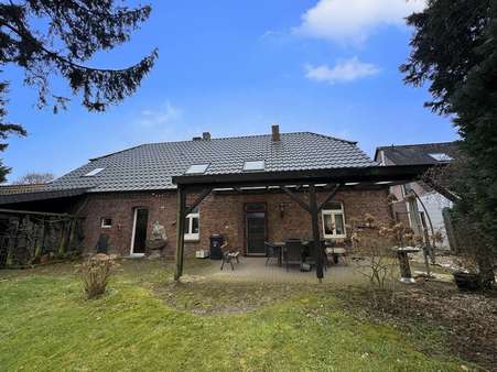 Rückansicht - Einfamilienhaus in 47546 Kalkar mit 285m² kaufen