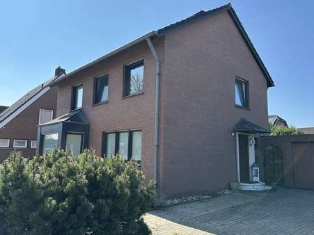 Seitenansicht - Einfamilienhaus in 47533 Kleve mit 120m² kaufen