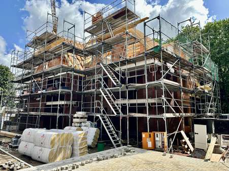 Haus I Rückseite Juli 2025 Haus I Rückseite Juli 2025 - Erdgeschosswohnung in 46446 Emmerich mit 75m² kaufen