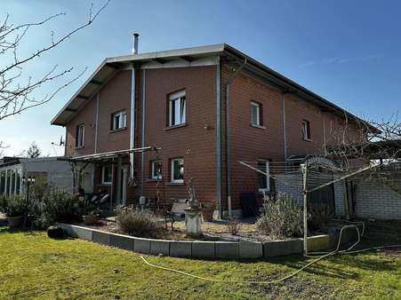 Schrägansicht - Werkstatt in 47623 Kevelaer mit 150m² kaufen