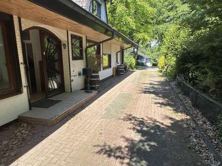 Hauseingang und Auffahrt - Einfamilienhaus in 47533 Kleve mit 140m² kaufen