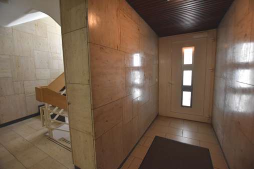 Eingangsbereich - Etagenwohnung in 42119 Wuppertal mit 143m² kaufen