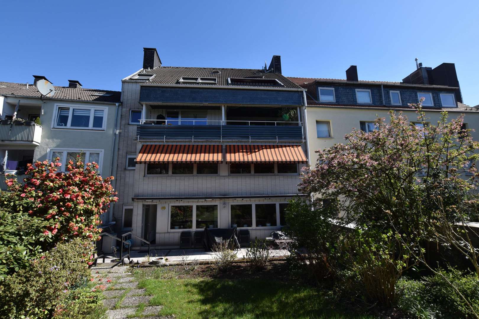 Titelbild - Etagenwohnung in 42119 Wuppertal mit 143m² kaufen