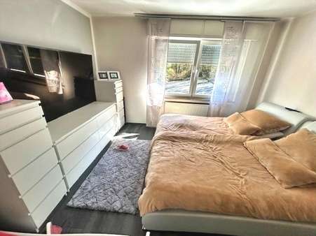 Schlafzimmer EG - Zweifamilienhaus in 42119 Wuppertal mit 280m² kaufen