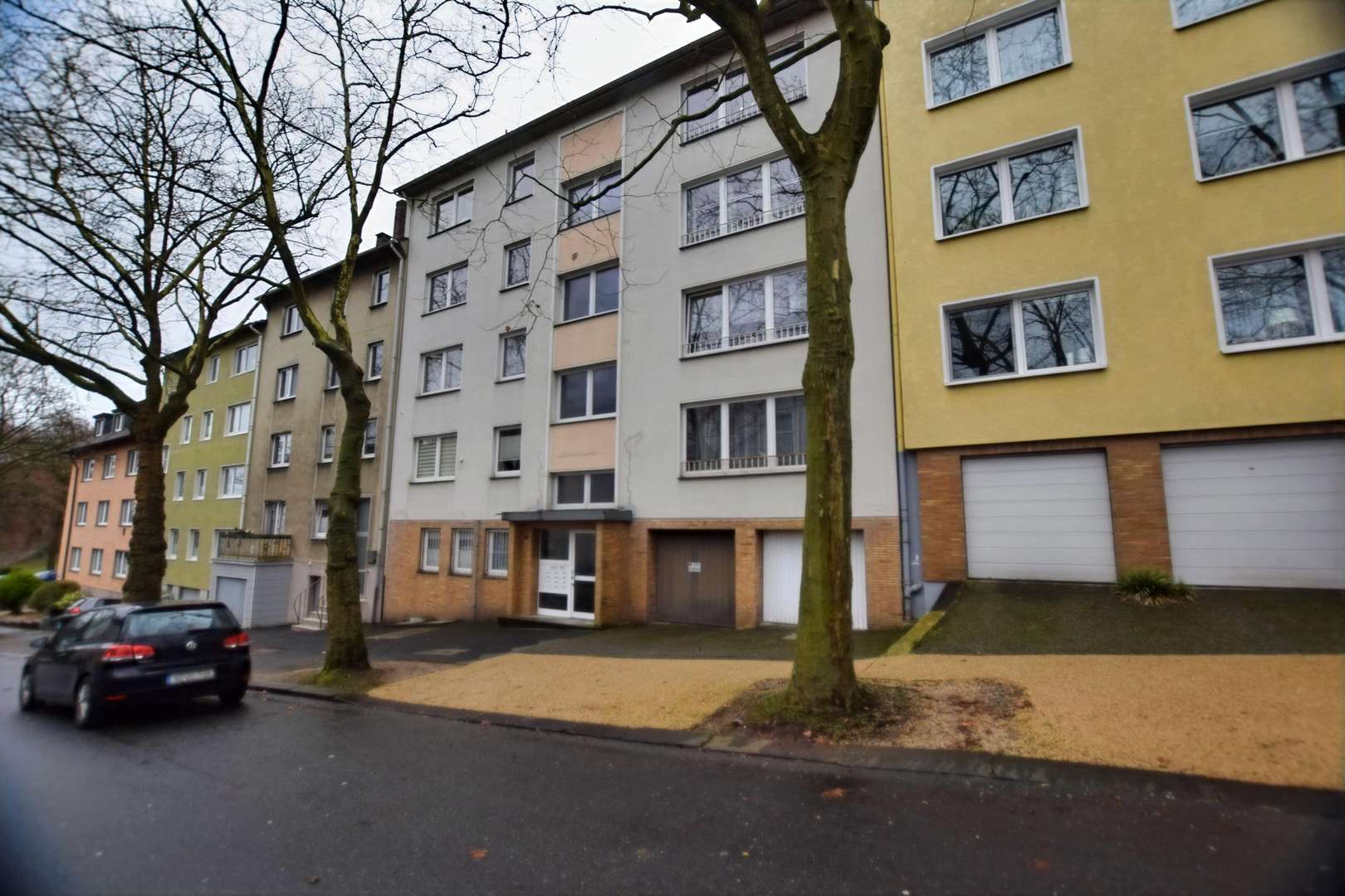 Titelbild - Etagenwohnung in 42119 Wuppertal mit 90m² kaufen