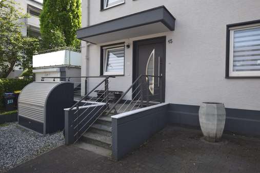 Hauseingang - Zweifamilienhaus in 42107 Wuppertal mit 190m² kaufen