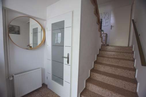 Treppenaufstieg - Zweifamilienhaus in 42107 Wuppertal mit 190m² kaufen