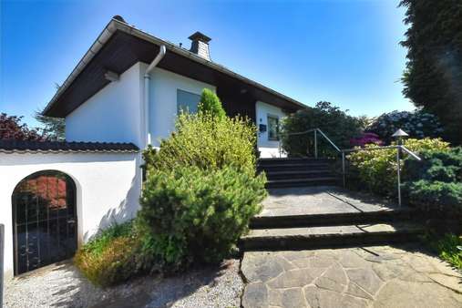 Außenansicht Außenansicht - Einfamilienhaus in 42329 Wuppertal mit 129m² kaufen