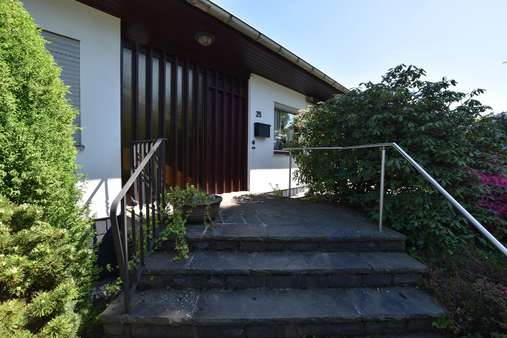 Hauseingang Hauseingang - Einfamilienhaus in 42329 Wuppertal mit 129m² kaufen