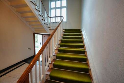 Treppenhaus - Etagenwohnung in 42117 Wuppertal mit 91m² kaufen