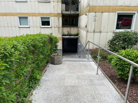 Eingangsbereich - Etagenwohnung in 42117 Wuppertal mit 76m² kaufen