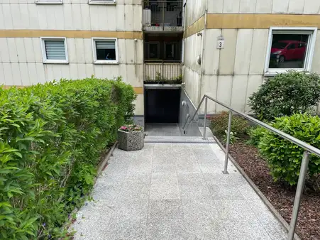 Gepflegte Eigentumswohnung 
im Erdgeschoss mit Balkon 