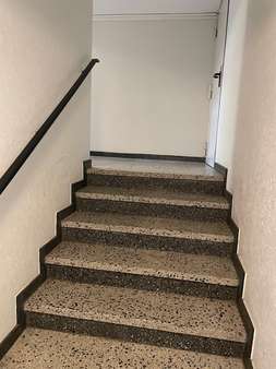 Treppenhaus - Etagenwohnung in 42117 Wuppertal mit 76m² kaufen