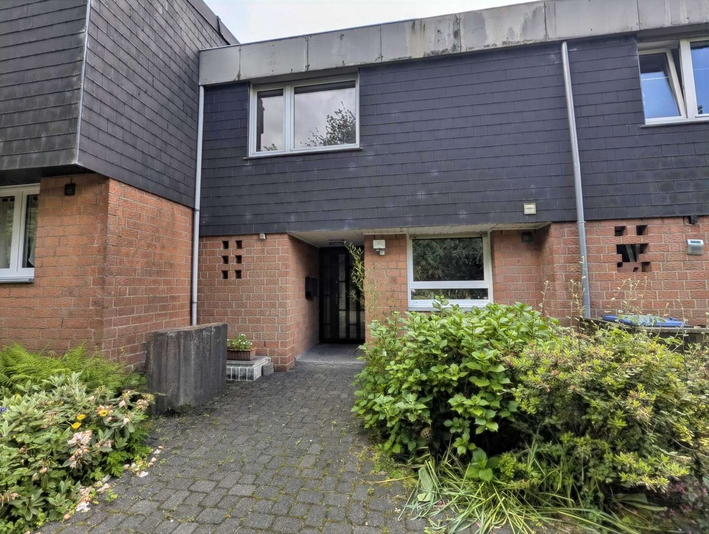 Titelbild - Reihenmittelhaus in 42279 Wuppertal mit 141m² kaufen
