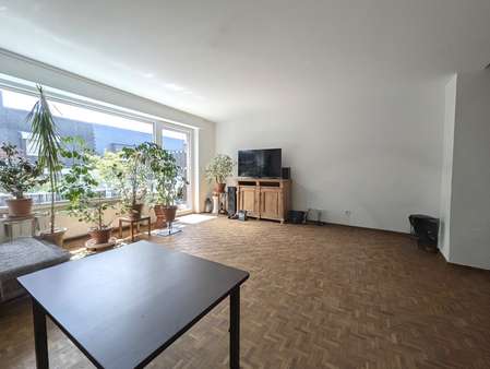 Wohnzimmer - Reihenmittelhaus in 42279 Wuppertal mit 141m² kaufen
