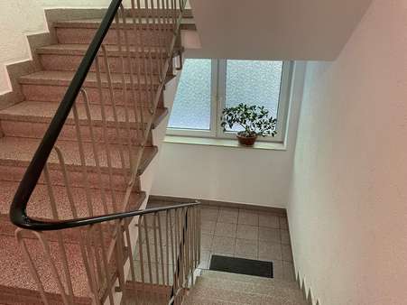 Treppenhaus - Etagenwohnung in 42117 Wuppertal mit 90m² kaufen
