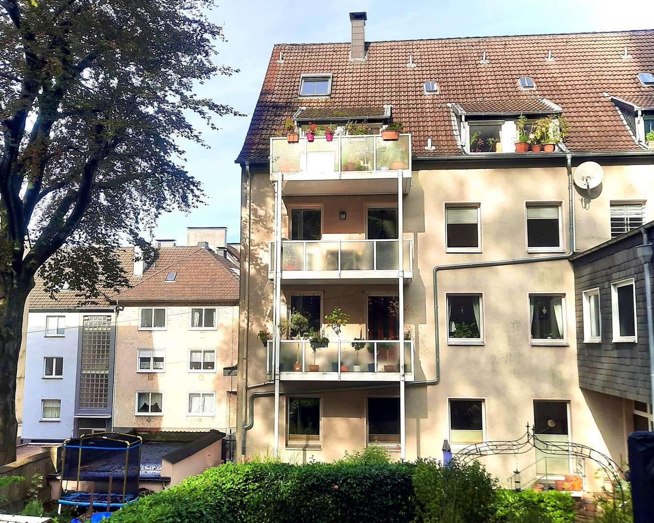 Titelbild Titelbild - Etagenwohnung in 42119 Wuppertal mit 166m² kaufen