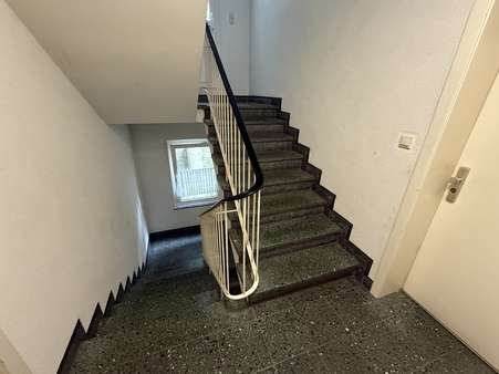 Treppenhaus Hohenstein - Mehrfamilienhaus in 42283 Wuppertal mit 775m² als Kapitalanlage kaufen